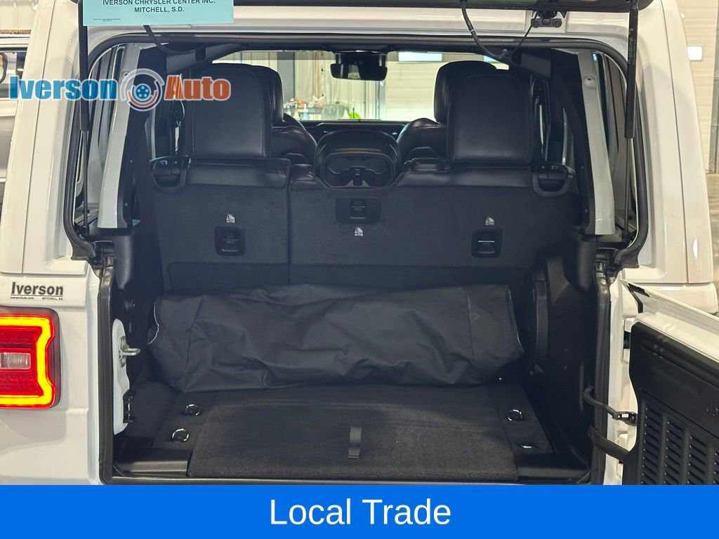 Used 2024 Jeep Wrangler Sahara w/ Technology Group image 9
