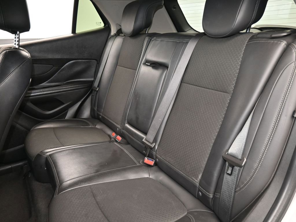 Used 2020 Buick Encore Preferred image 32