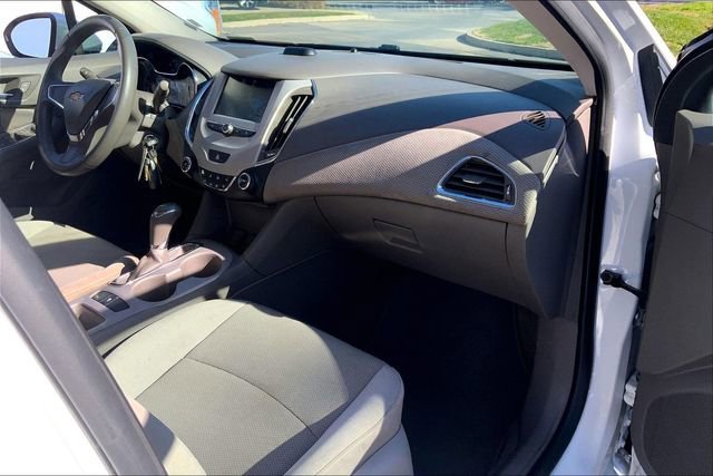 Used 2017 Chevrolet Cruze LS image 16