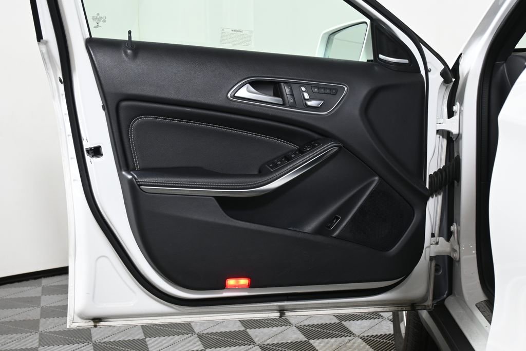 Used 2020 Mercedes-Benz GLA 250 4MATIC image 30