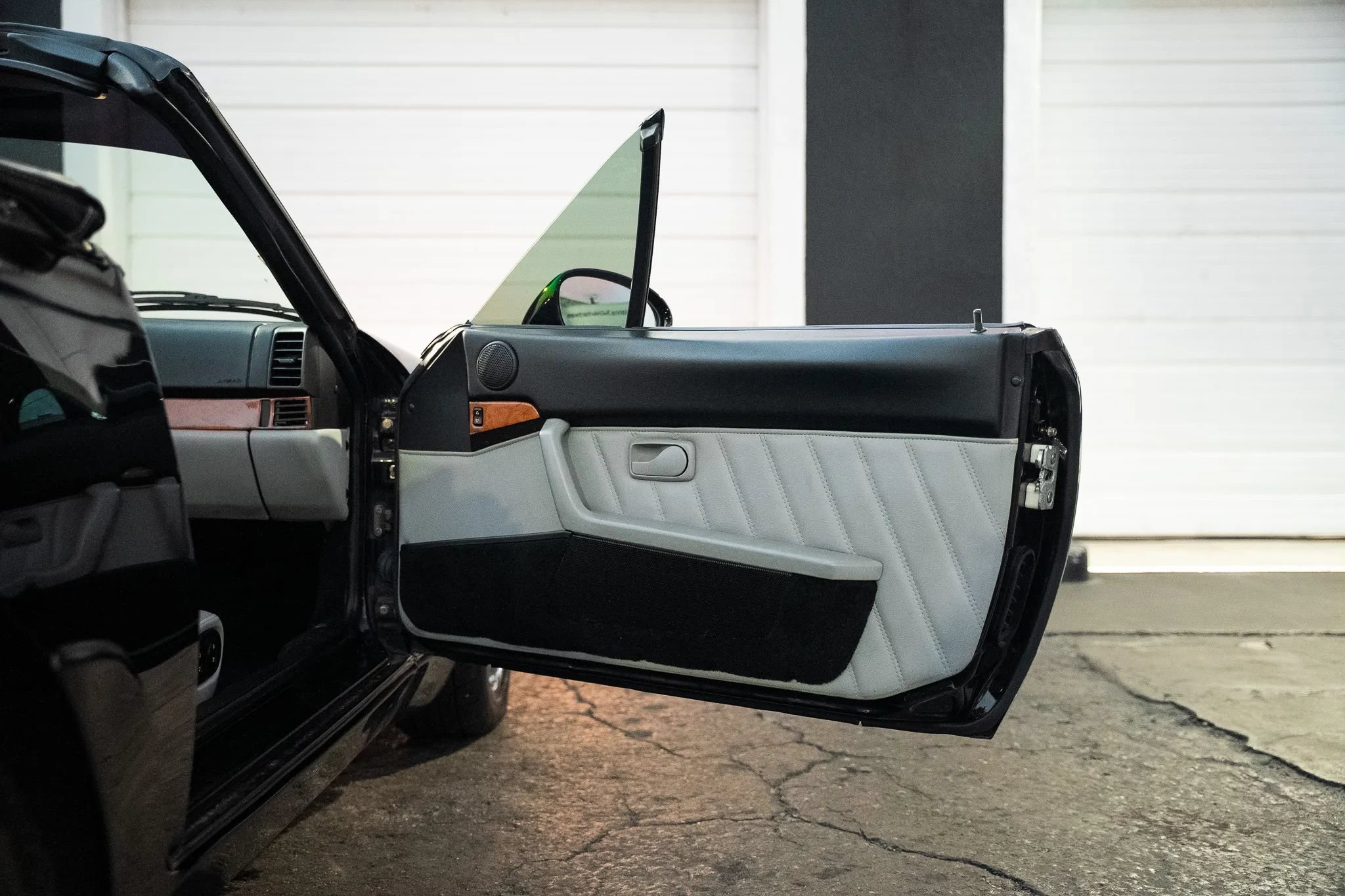 Used 1995 Porsche 968 Cabriolet RWD image 34