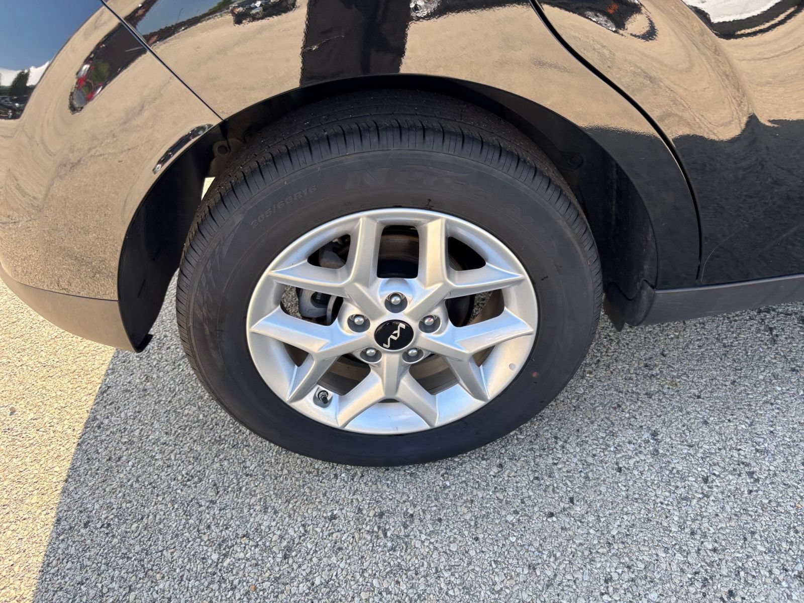 Used 2025 Kia Soul LX w/ LX Technology Package FWD image 27
