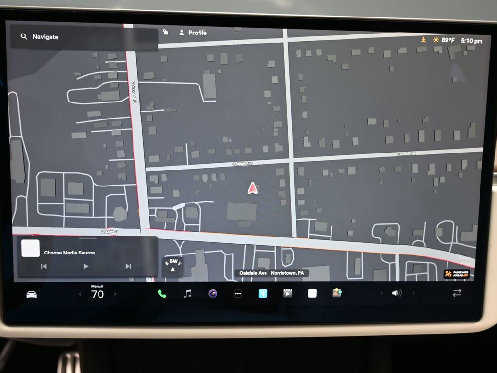 Used 2022 Tesla Model S image 23