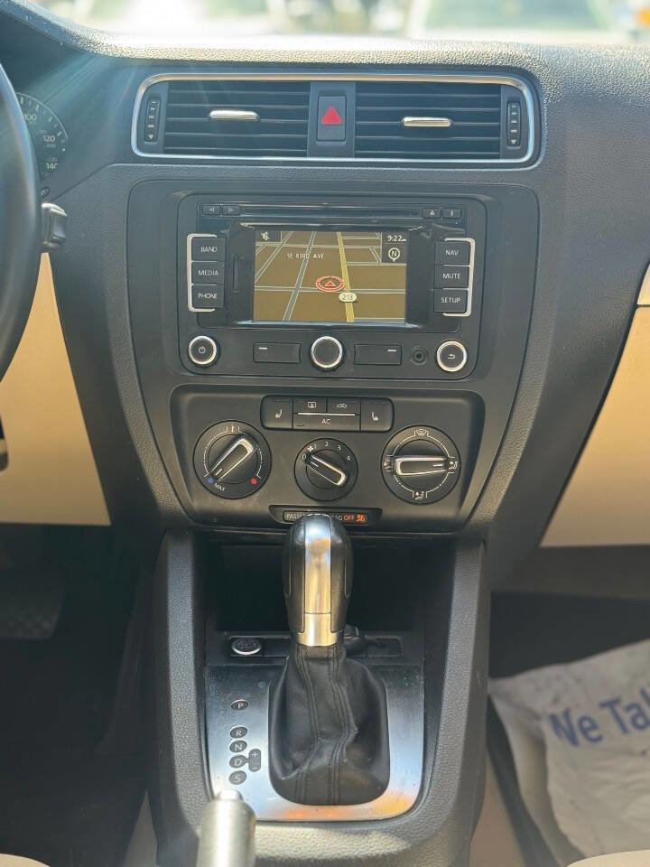 Used 2012 Volkswagen Jetta TDI image 14