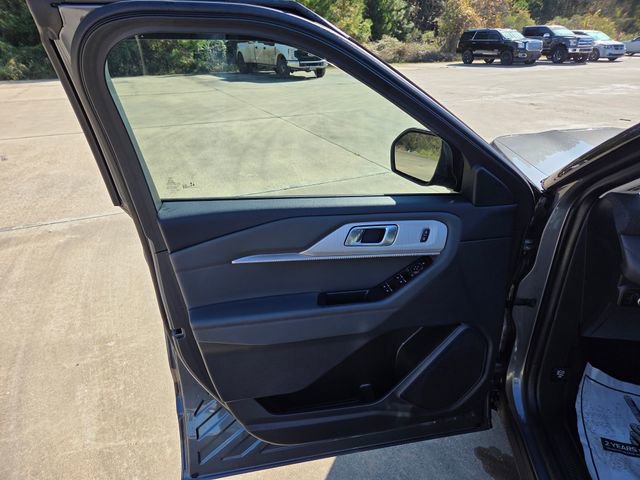 Used 2025 Ford Explorer Active w/ Active Comfort Package image 23