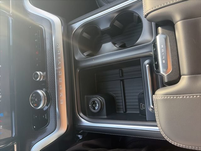New 2026 Ford Expedition Platinum w/ Stealth Performance Package AWD/4WD image 34