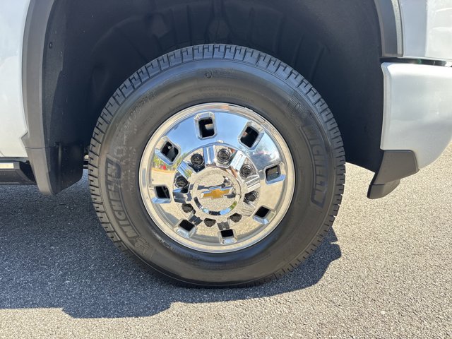 Used 2026 Chevrolet Silverado 3500 High Country w/ High Country Premium Package AWD/4WD image 14