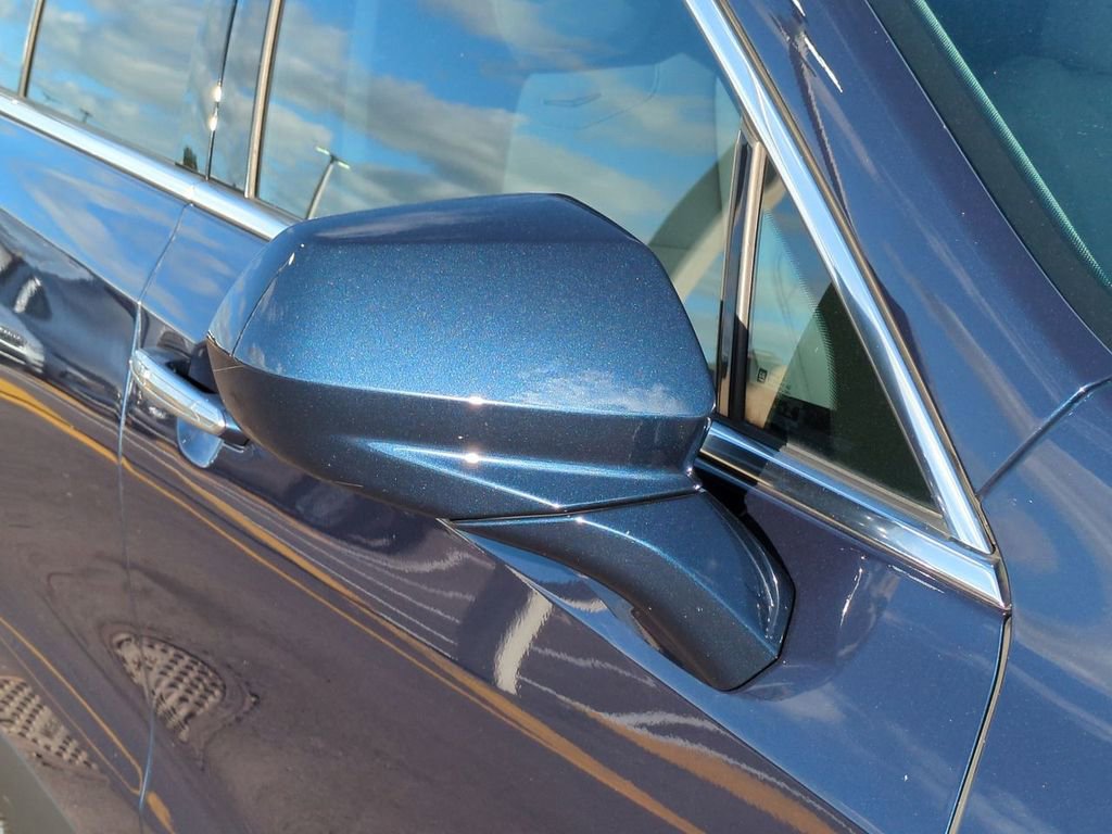 Used 2022 Cadillac XT4 Luxury w/ Driver Awareness Package image 12