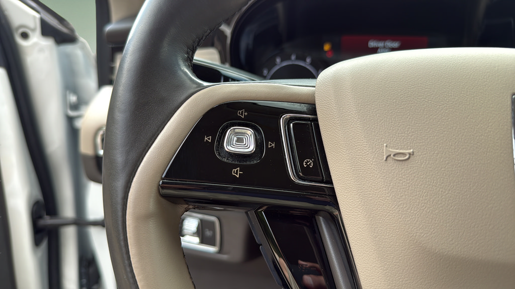 Used 2020 Lincoln Corsair AWD w/ Premium Package image 23
