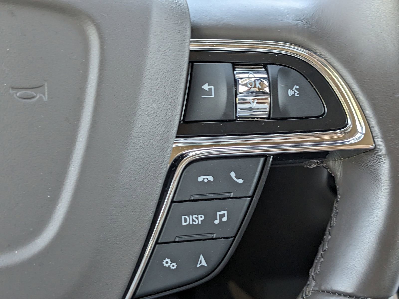 Certified 2023 Lincoln Nautilus Reserve image 30