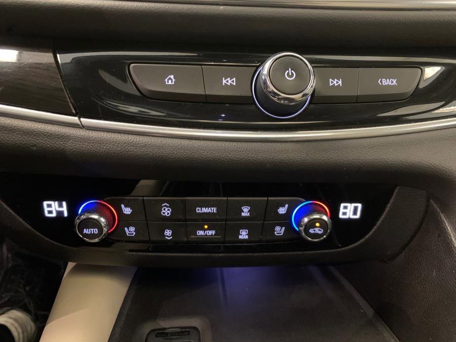 Used 2020 Buick Enclave Premium w/ Sun and Sites Package image 33