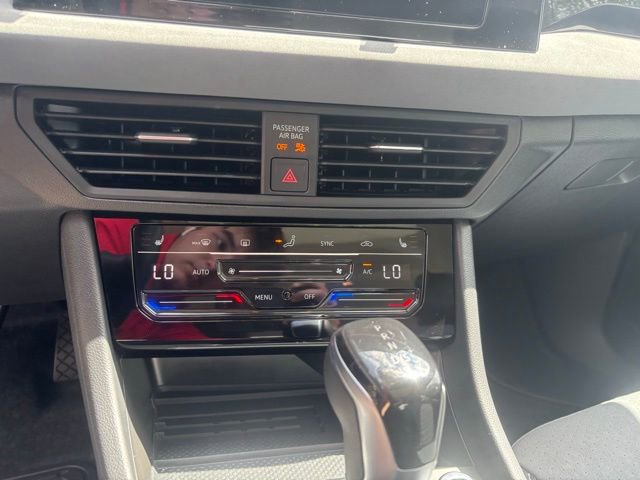 Used 2026 Volkswagen Jetta SE FWD image 20