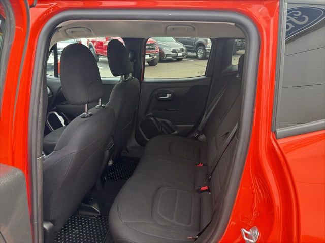 Used 2020 Jeep Renegade Latitude w/ Cold Weather Group image 20
