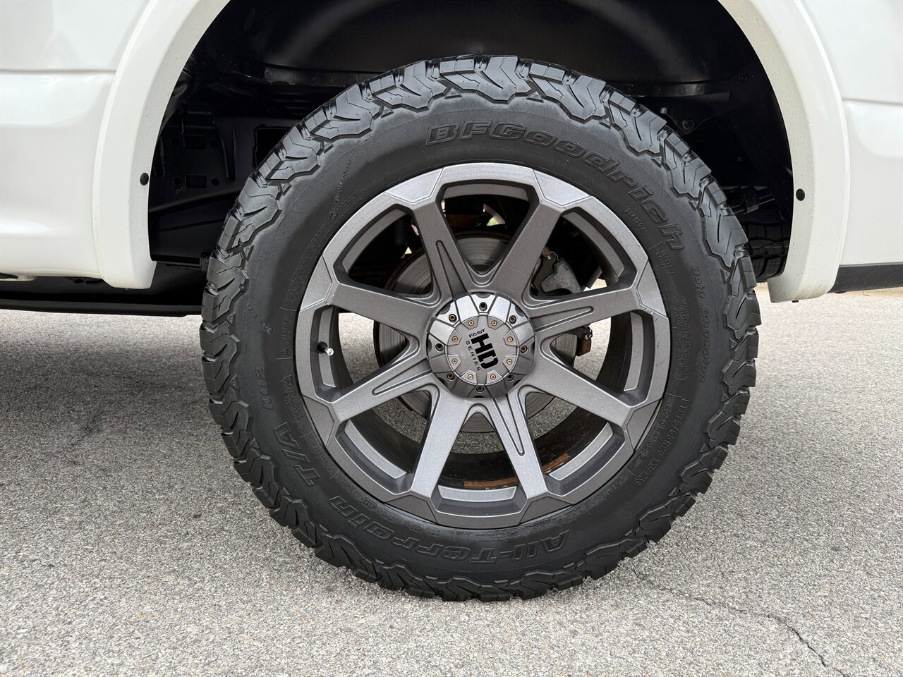 Used 2020 Ford F150 Platinum w/ Technology Package image 27
