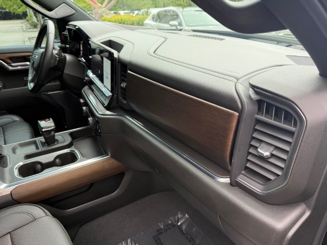 Used 2024 Chevrolet Silverado 1500 High Country AWD/4WD image 20