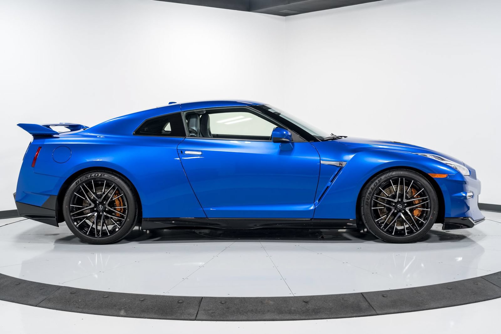 Used 2024 Nissan GT-R w/ Floor Mat Package AWD/4WD image 2