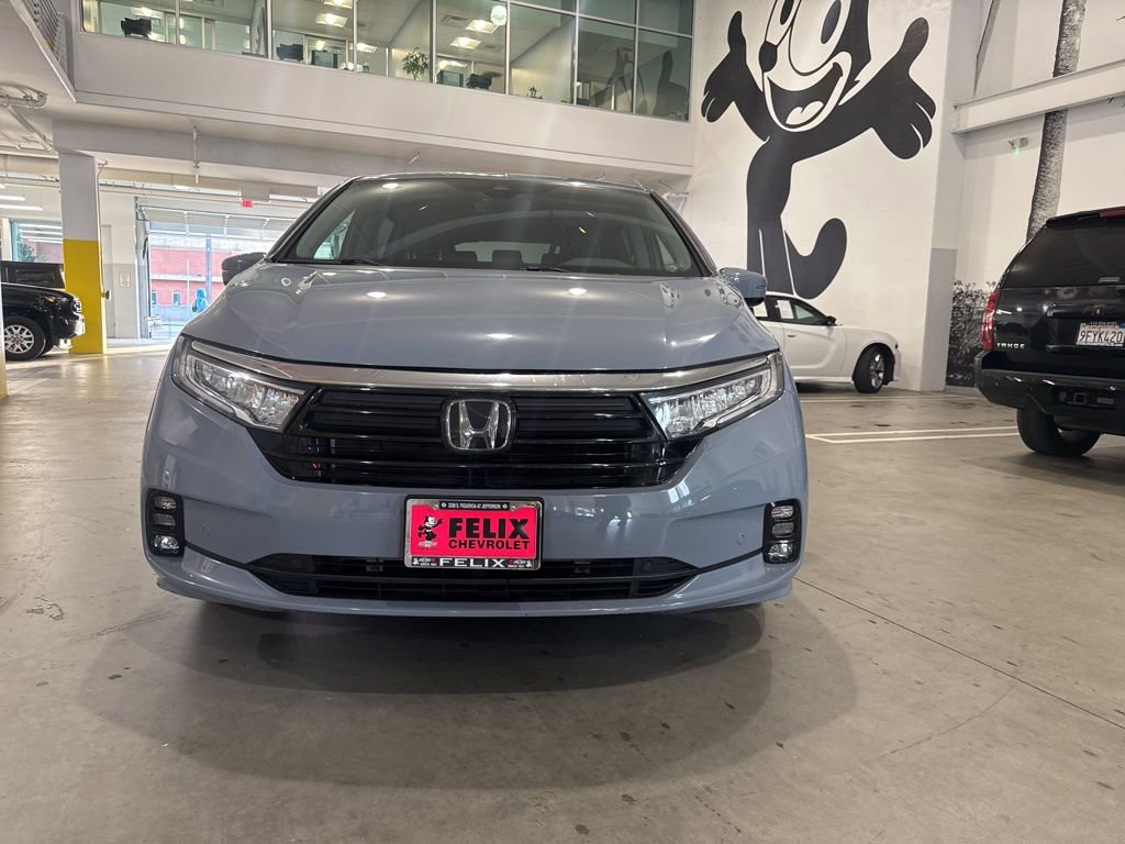Used 2023 Honda Odyssey Elite image 2
