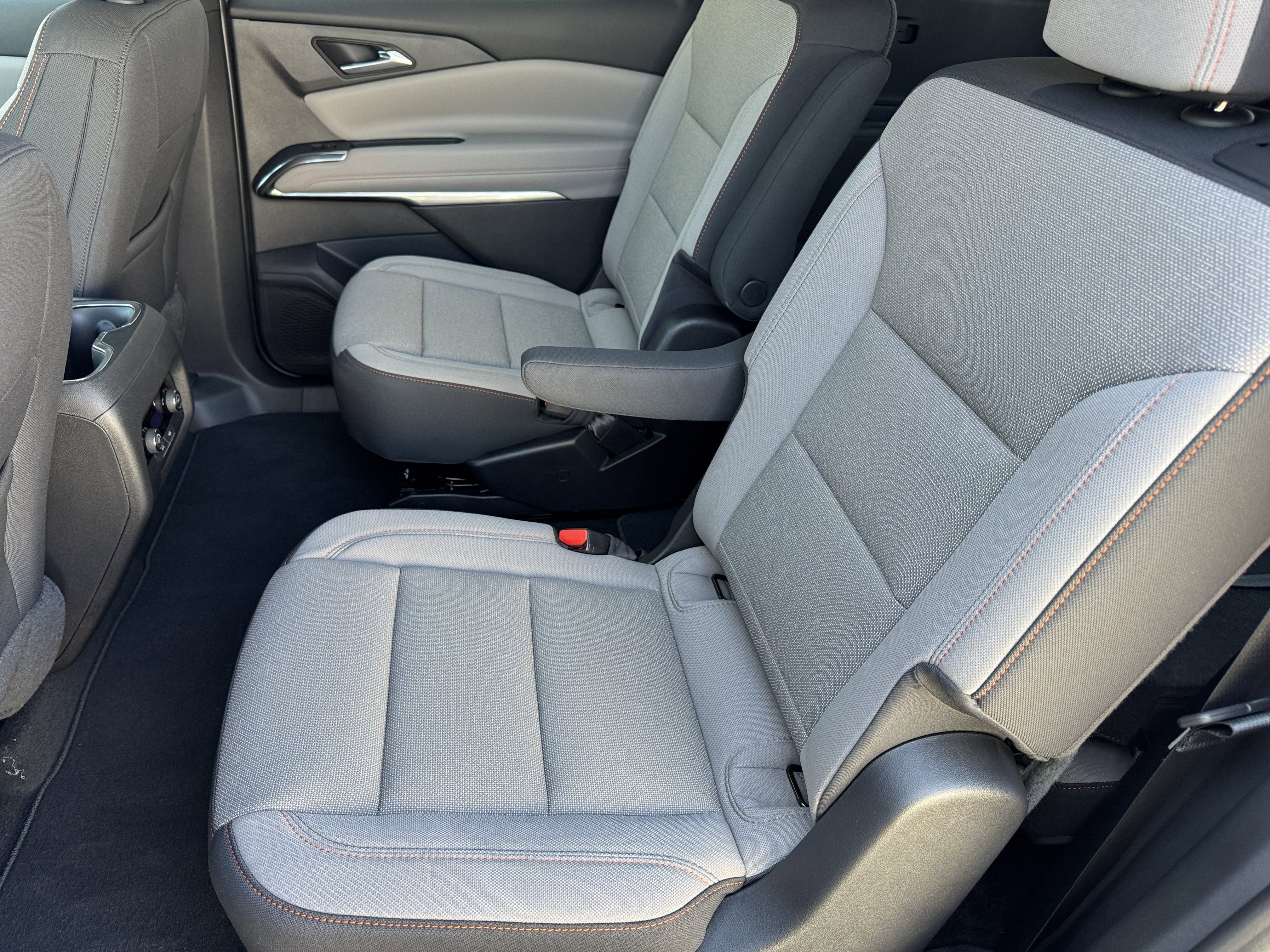 New 2026 Chevrolet Traverse LT w/ Midnight/Sport Edition FWD image 15