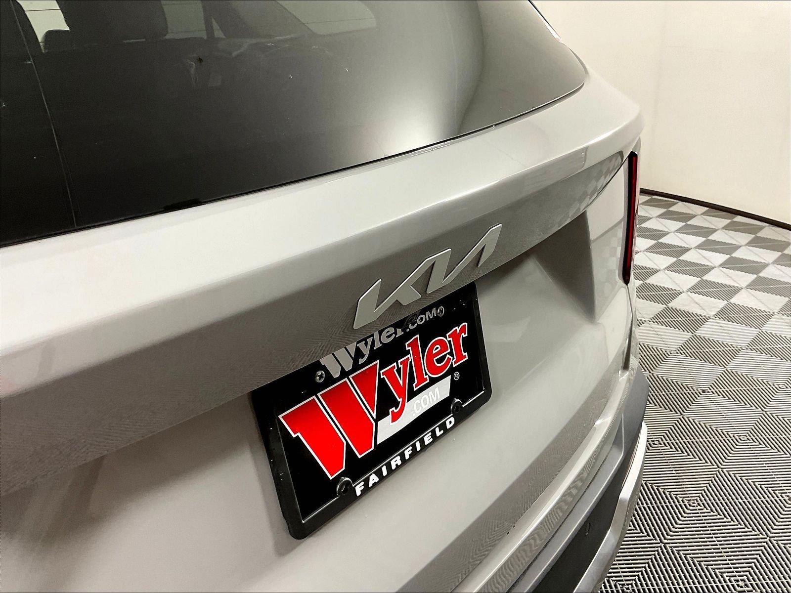 Certified 2025 Kia Sorento SX FWD image 24