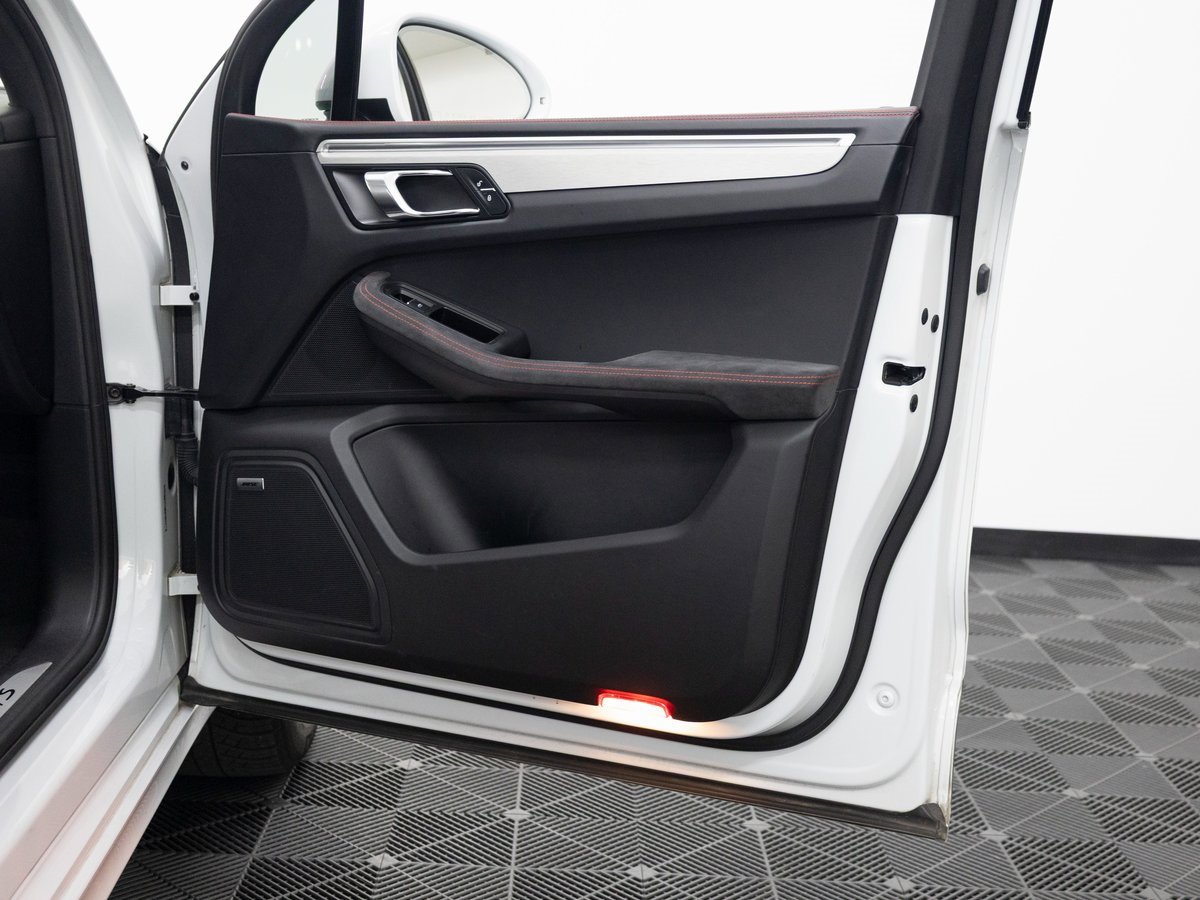 Certified 2017 Porsche Macan GTS image 29