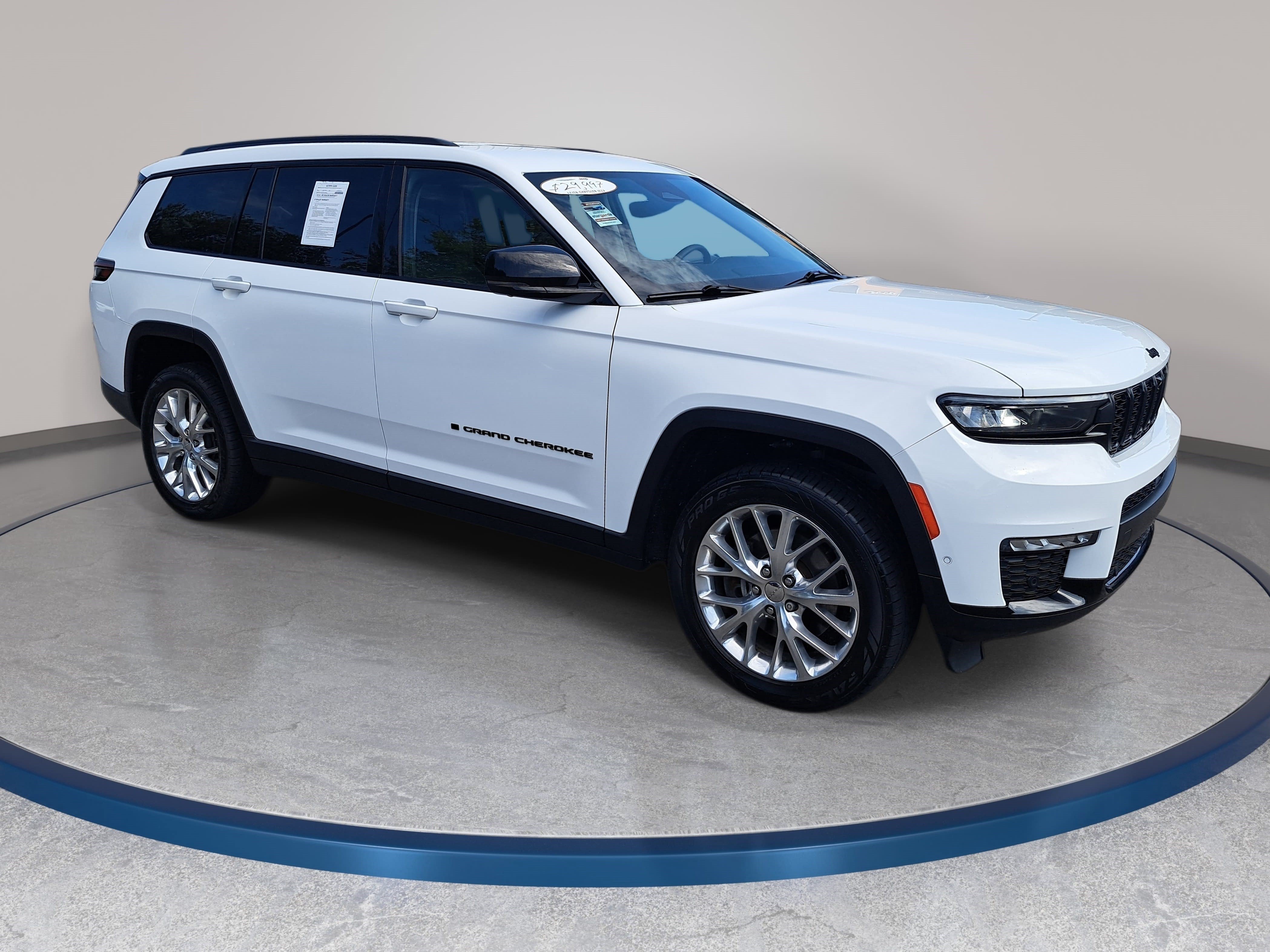 Used 2023 Jeep Grand Cherokee L Limited w/ Luxury Tech Group II AWD/4WD image 3
