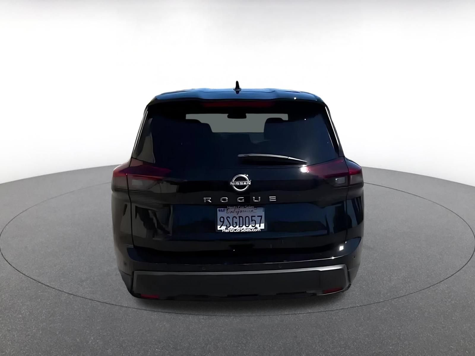 Used 2025 Nissan Rogue SV FWD image 12