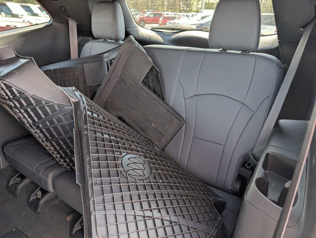 Used 2024 Buick Enclave Essence w/ Experience Buick Package image 7