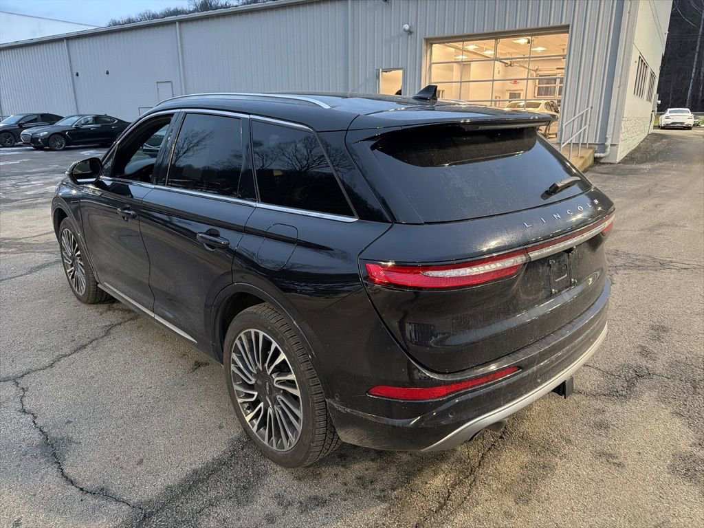 Used 2022 Lincoln Corsair Reserve w/ Equipment Group 201A image 11