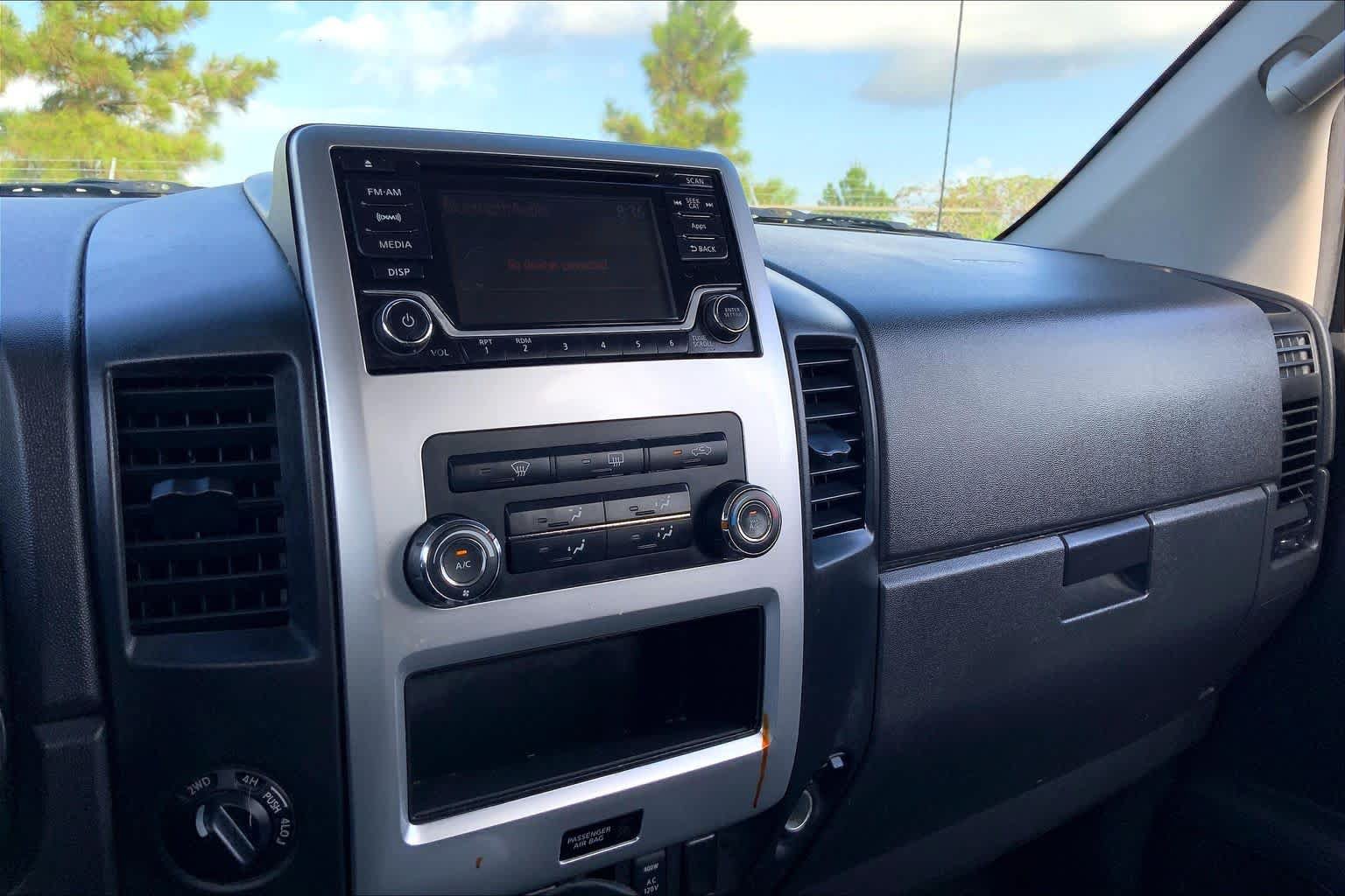 Used 2015 Nissan Titan PRO-4X AWD/4WD image 35