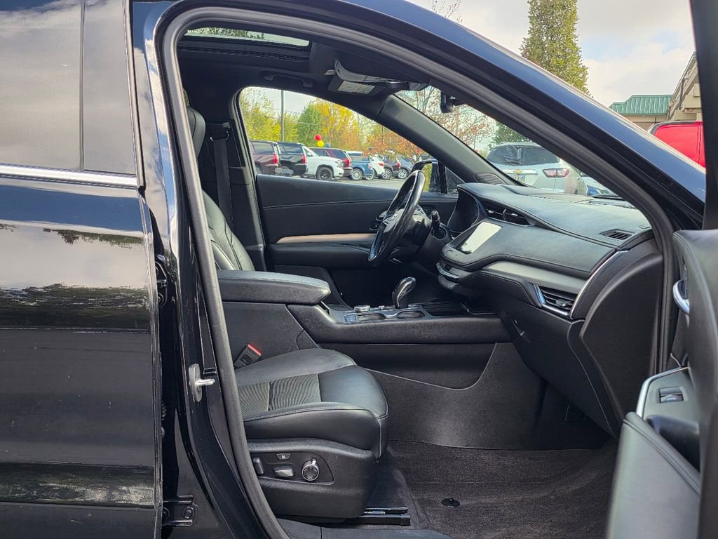 Used 2019 Cadillac XT4 Premium Luxury image 47