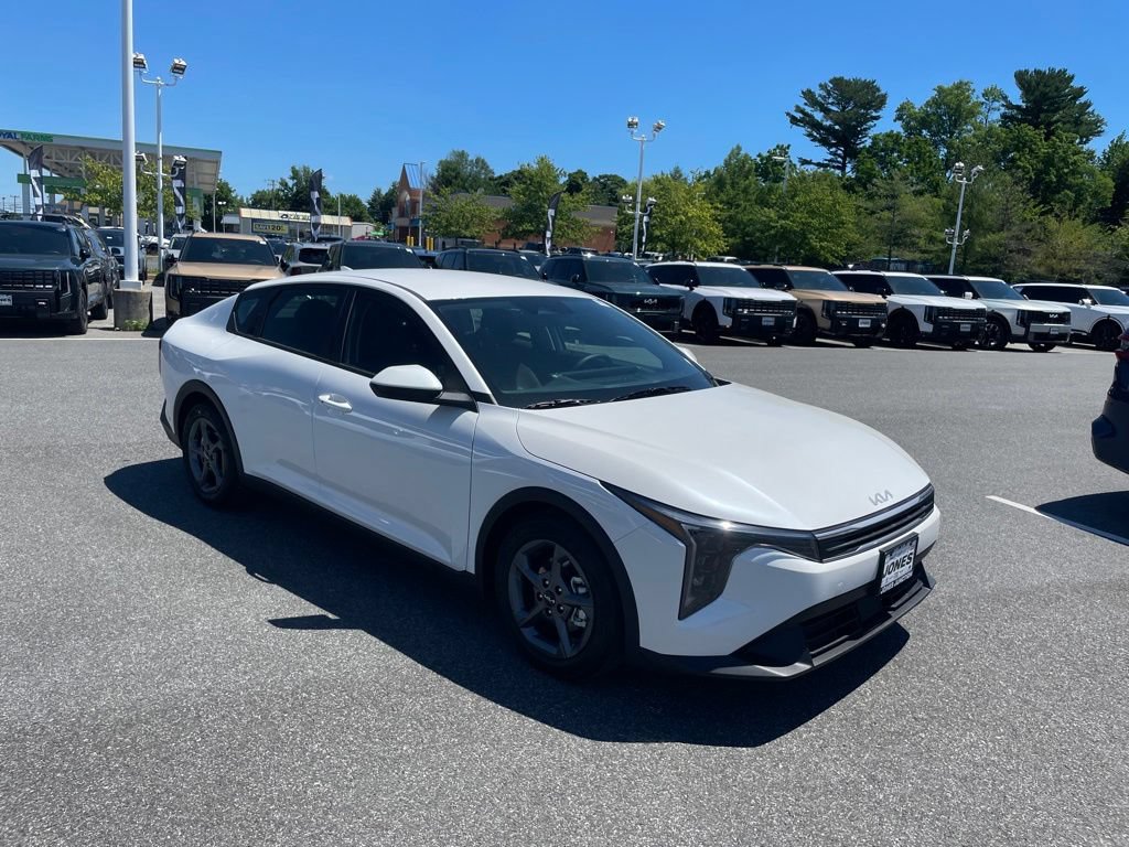 New 2026 Kia K4 FWD image 2