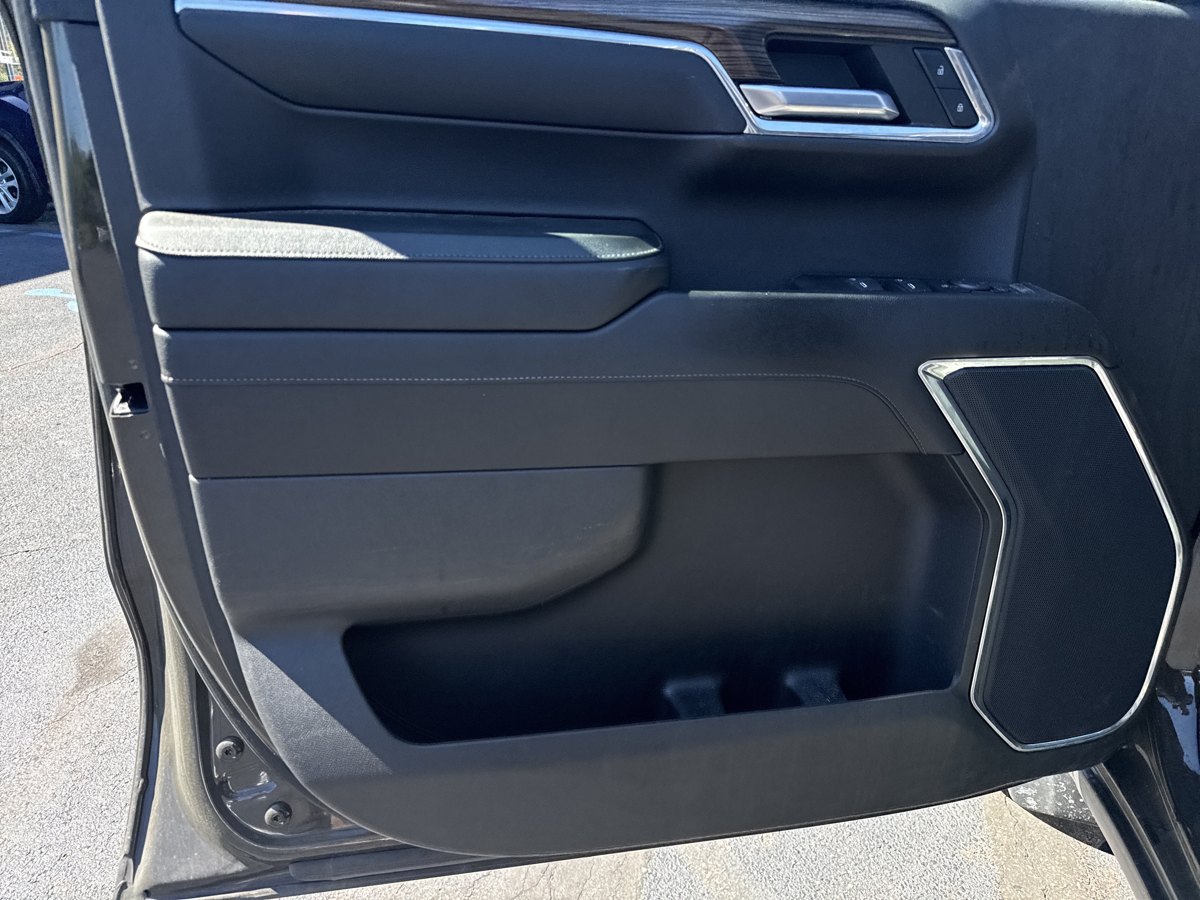 Used 2023 Chevrolet Silverado 1500 LT AWD/4WD image 15