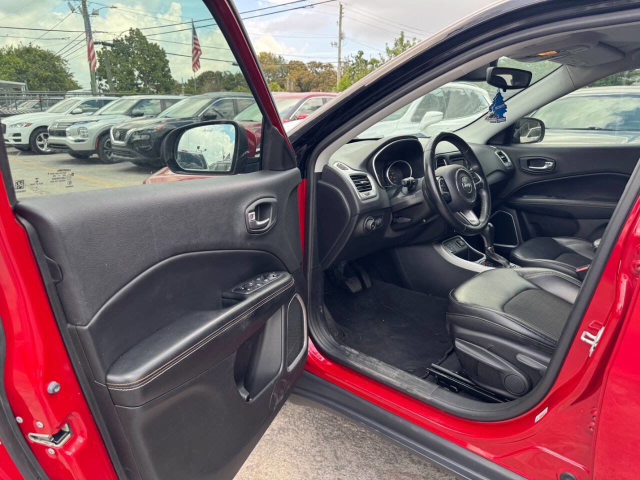 Used 2018 Jeep Compass Latitude image 8