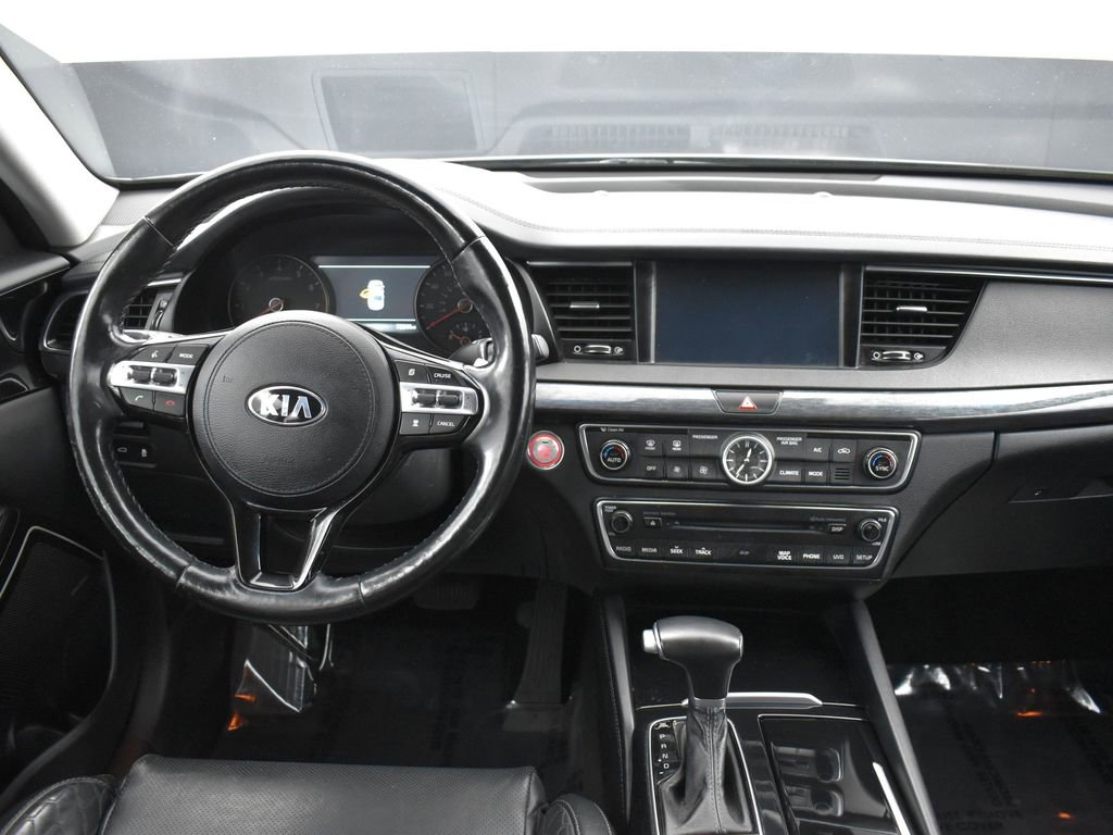 Used 2018 Kia Cadenza Limited image 17