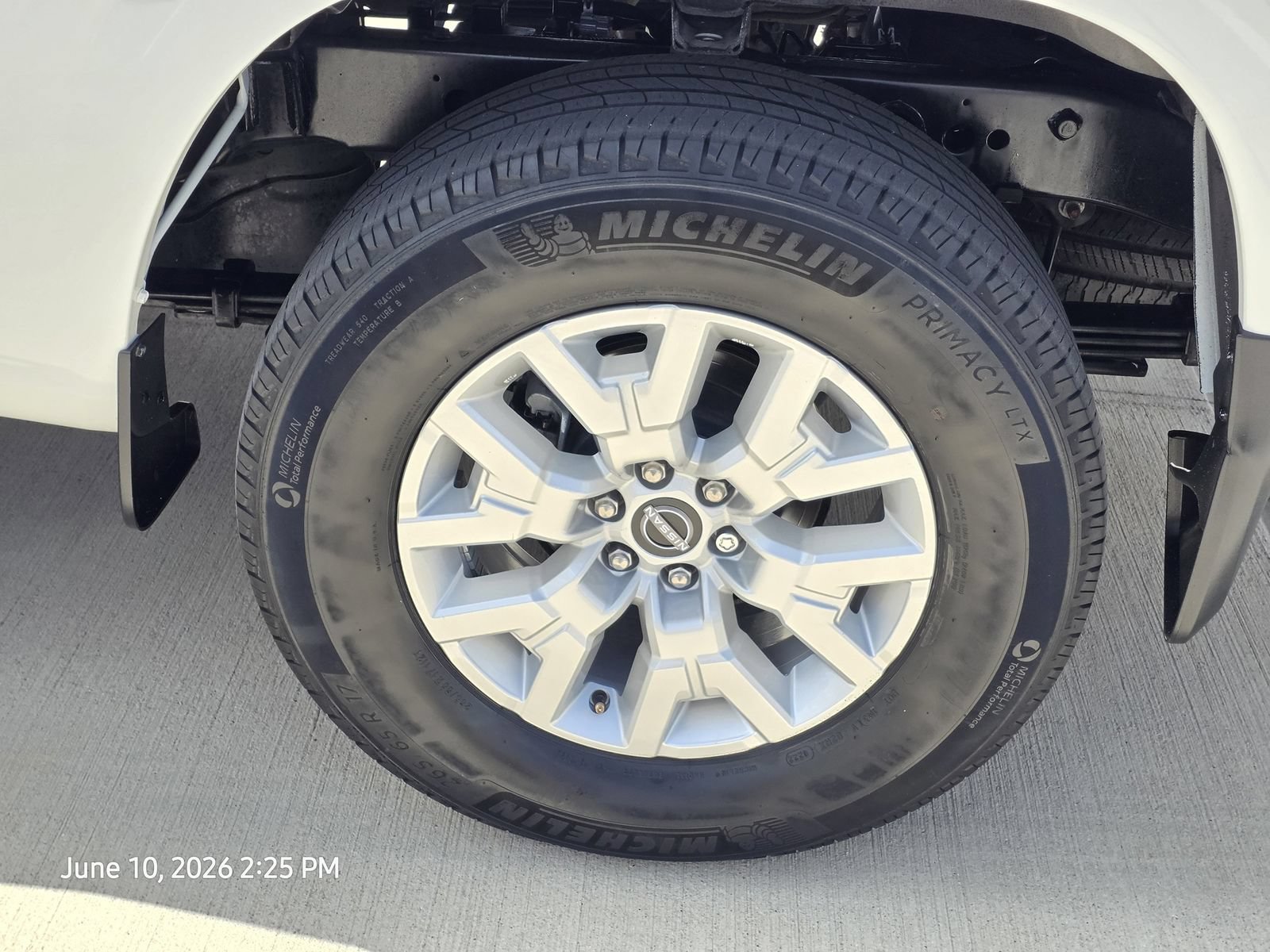 Used 2022 Nissan Frontier SV w/ Technology Package RWD image 12