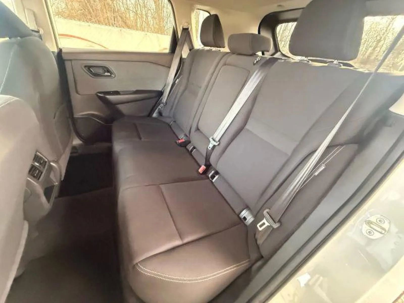 Used 2023 Nissan Rogue S AWD/4WD image 17