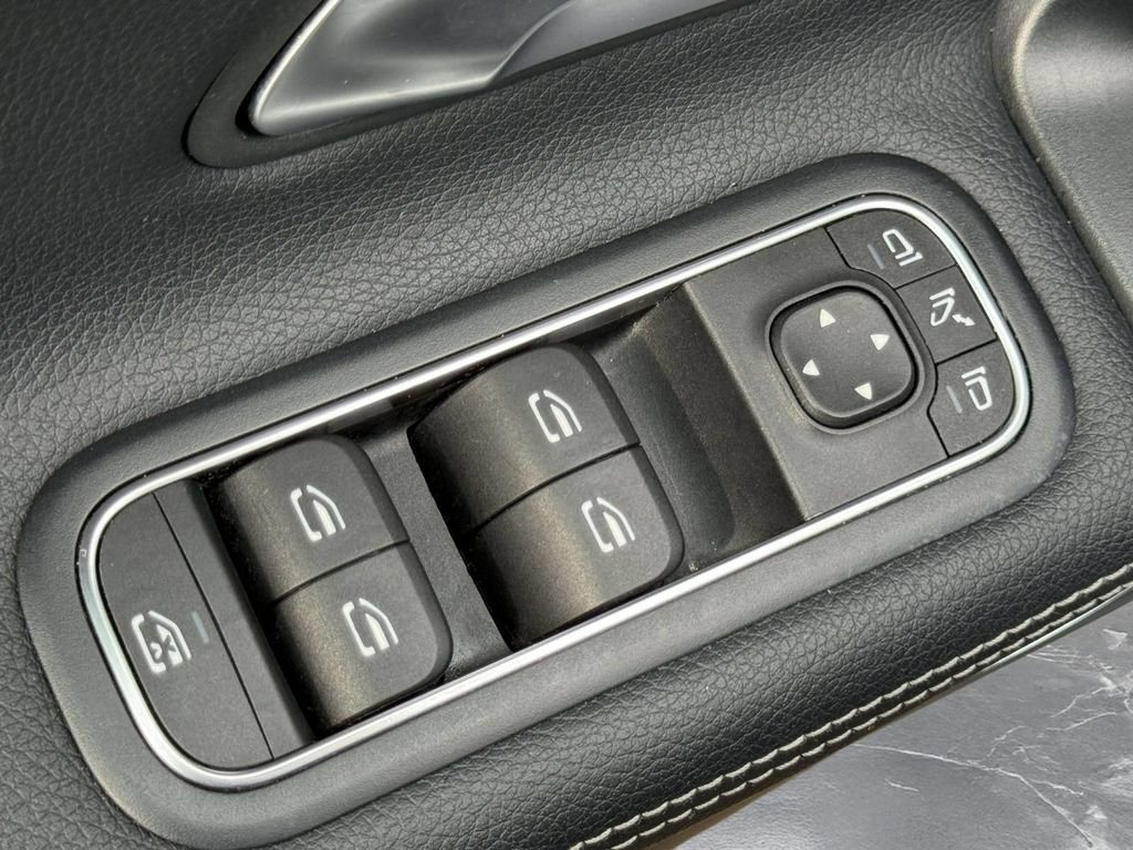 Used 2025 Mercedes-Benz CLA 250 4MATIC image 16