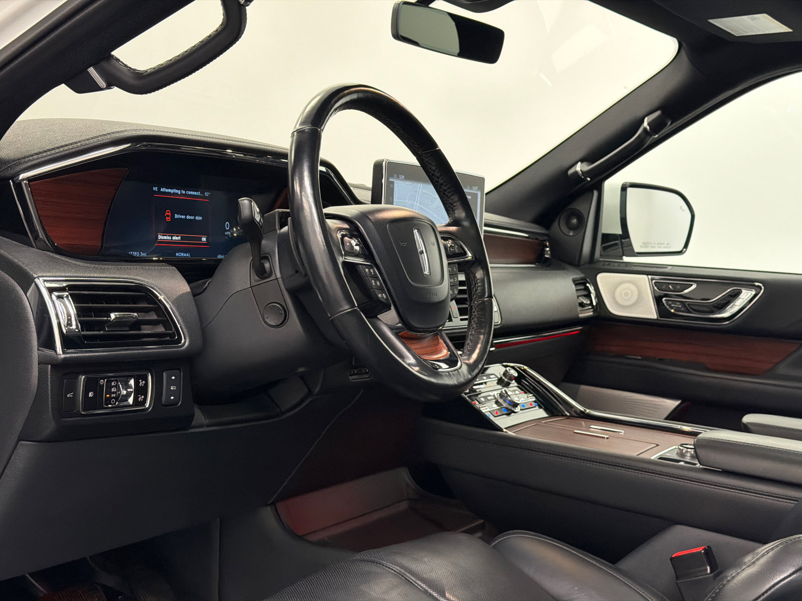 Certified 2023 Lincoln Navigator L Reserve AWD/4WD image 18