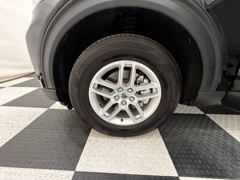 Certified 2025 Ford Explorer Active AWD/4WD image 10