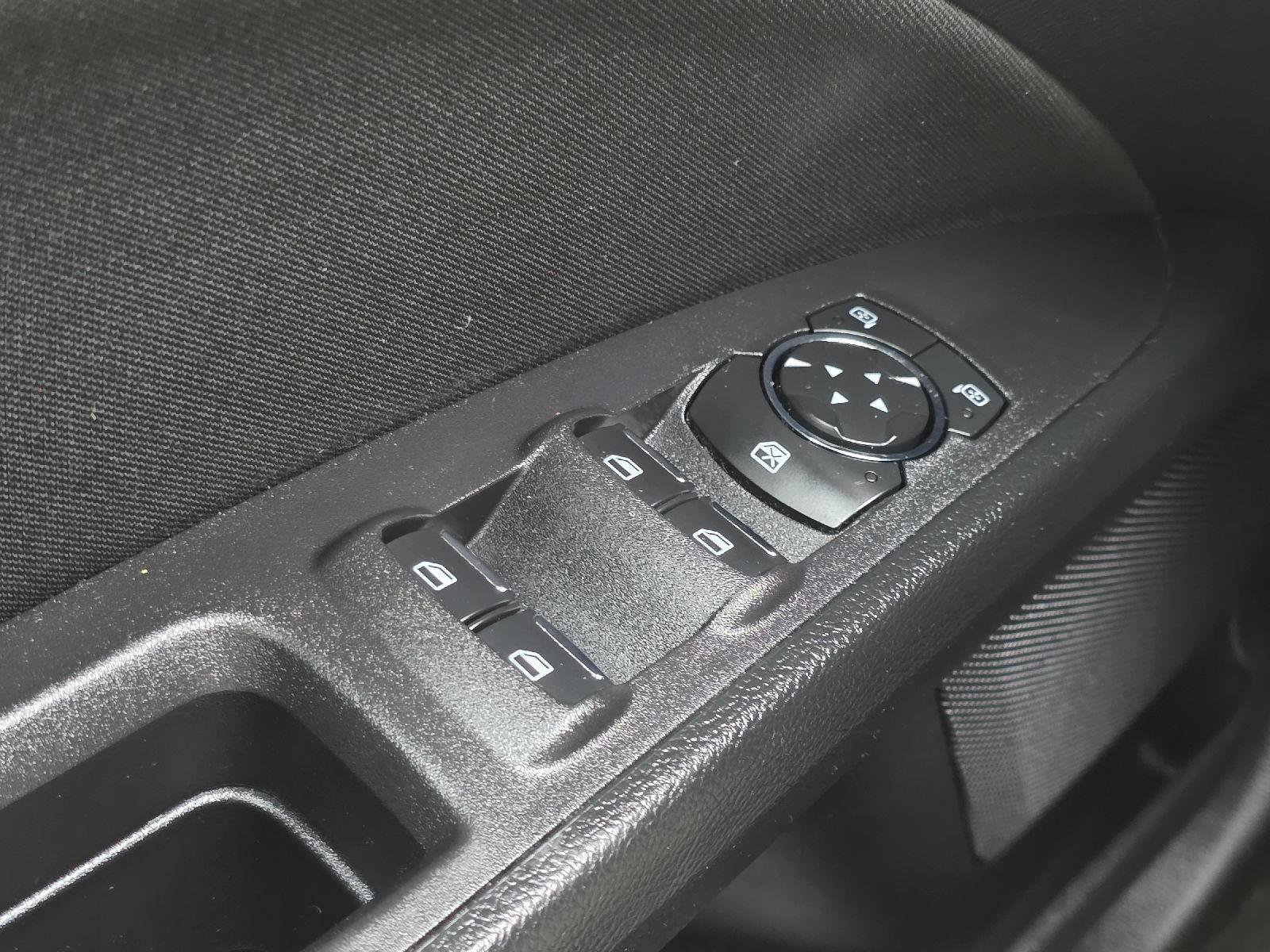 Used 2019 Ford Fusion SE image 9