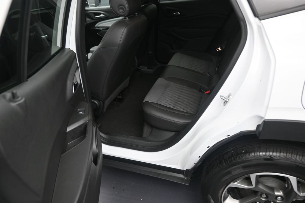 Used 2024 Chevrolet Trax LT FWD image 12
