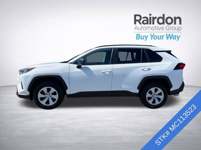 Used 2021 Toyota RAV4 LE FWD image 4