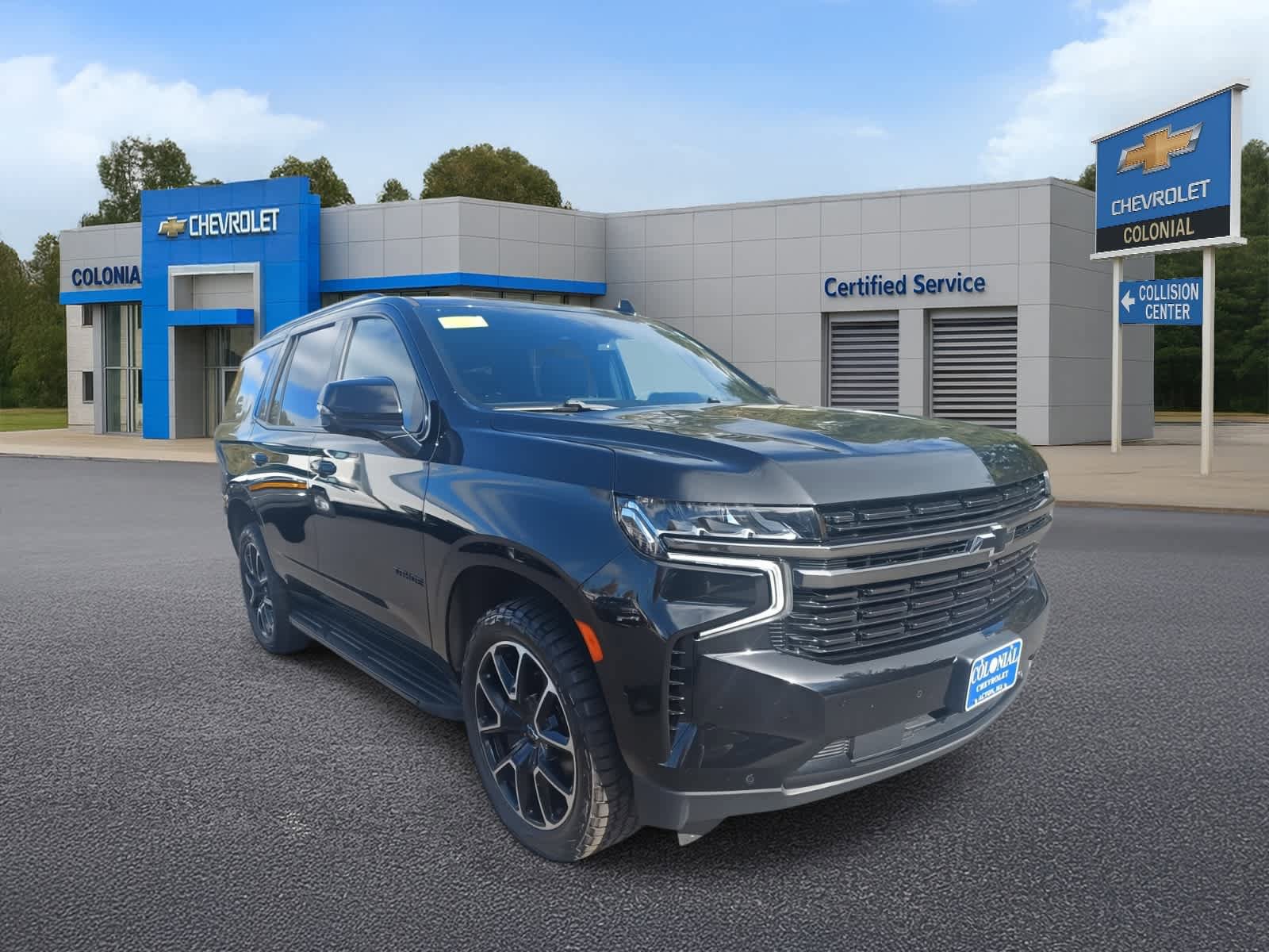 Used 2022 Chevrolet Tahoe RST w/ Luxury Package AWD/4WD image 2