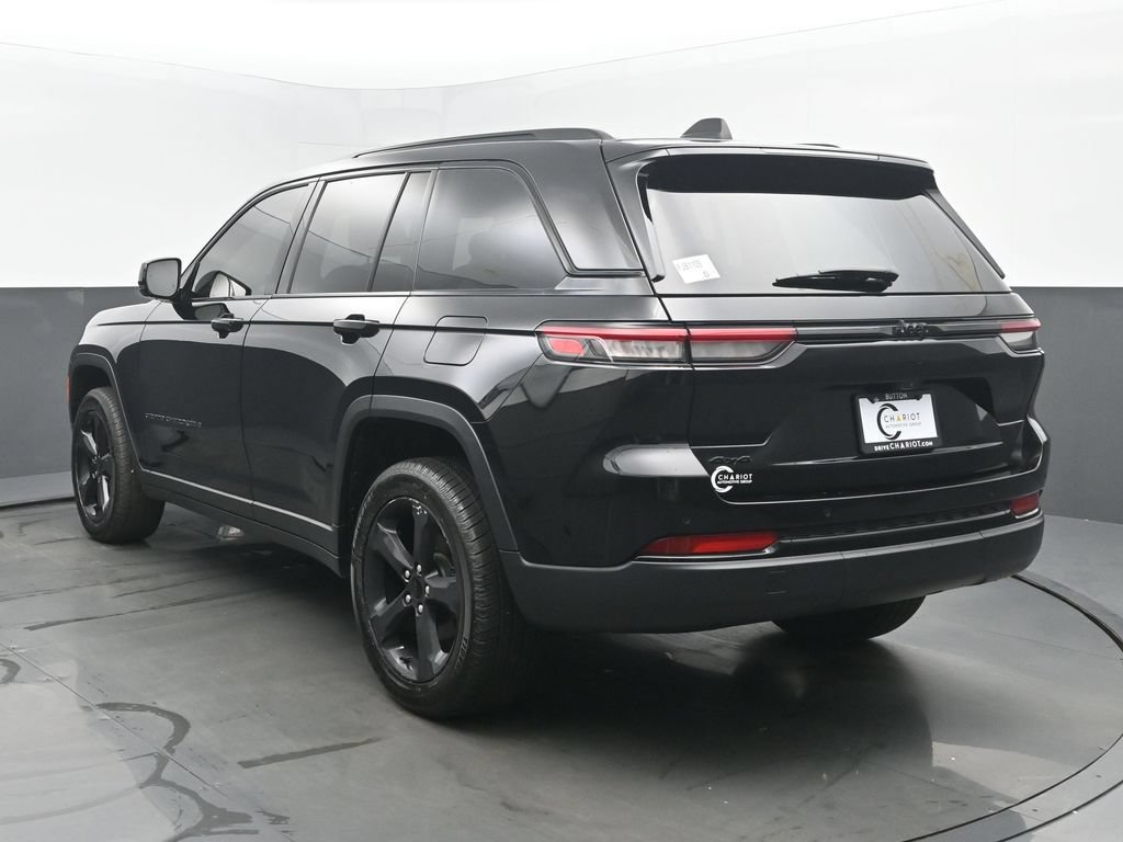 Used 2023 Jeep Grand Cherokee Altitude AWD/4WD image 4
