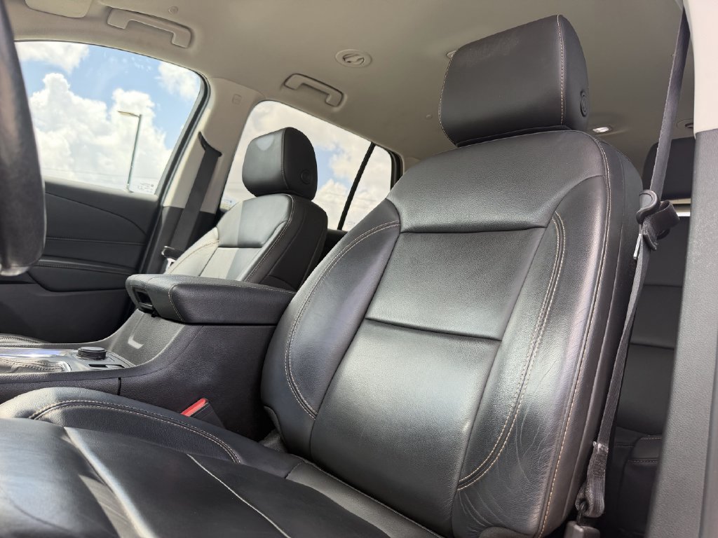 Used 2021 Chevrolet Traverse RS FWD image 12