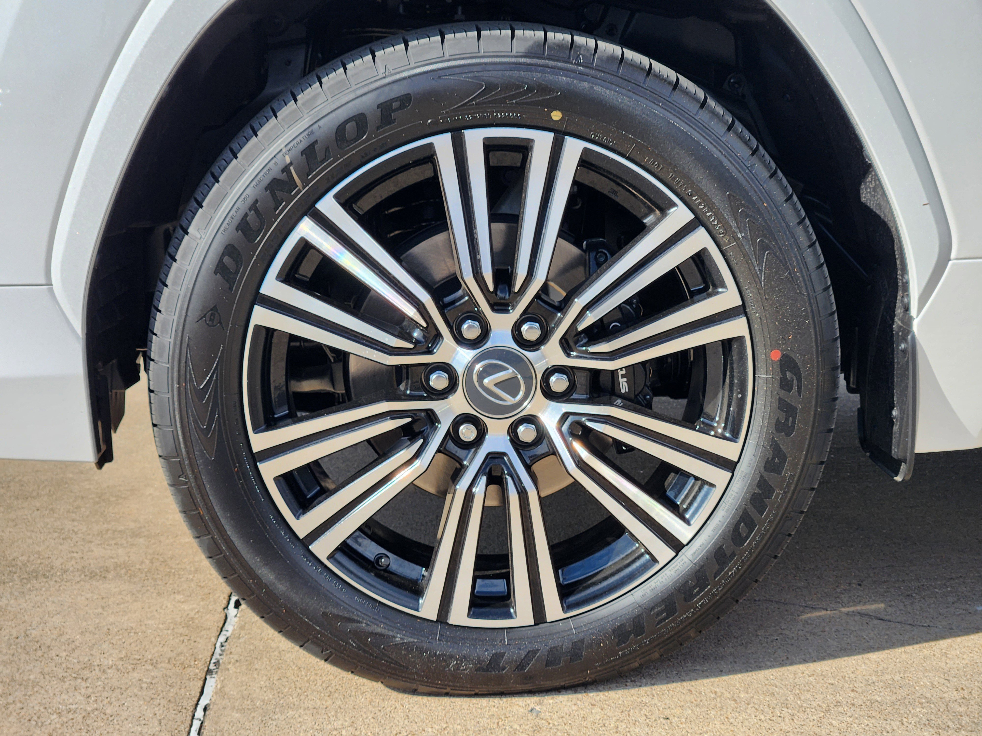 New 2026 Lexus LX 600 4WD w/ Luxury Package image 7