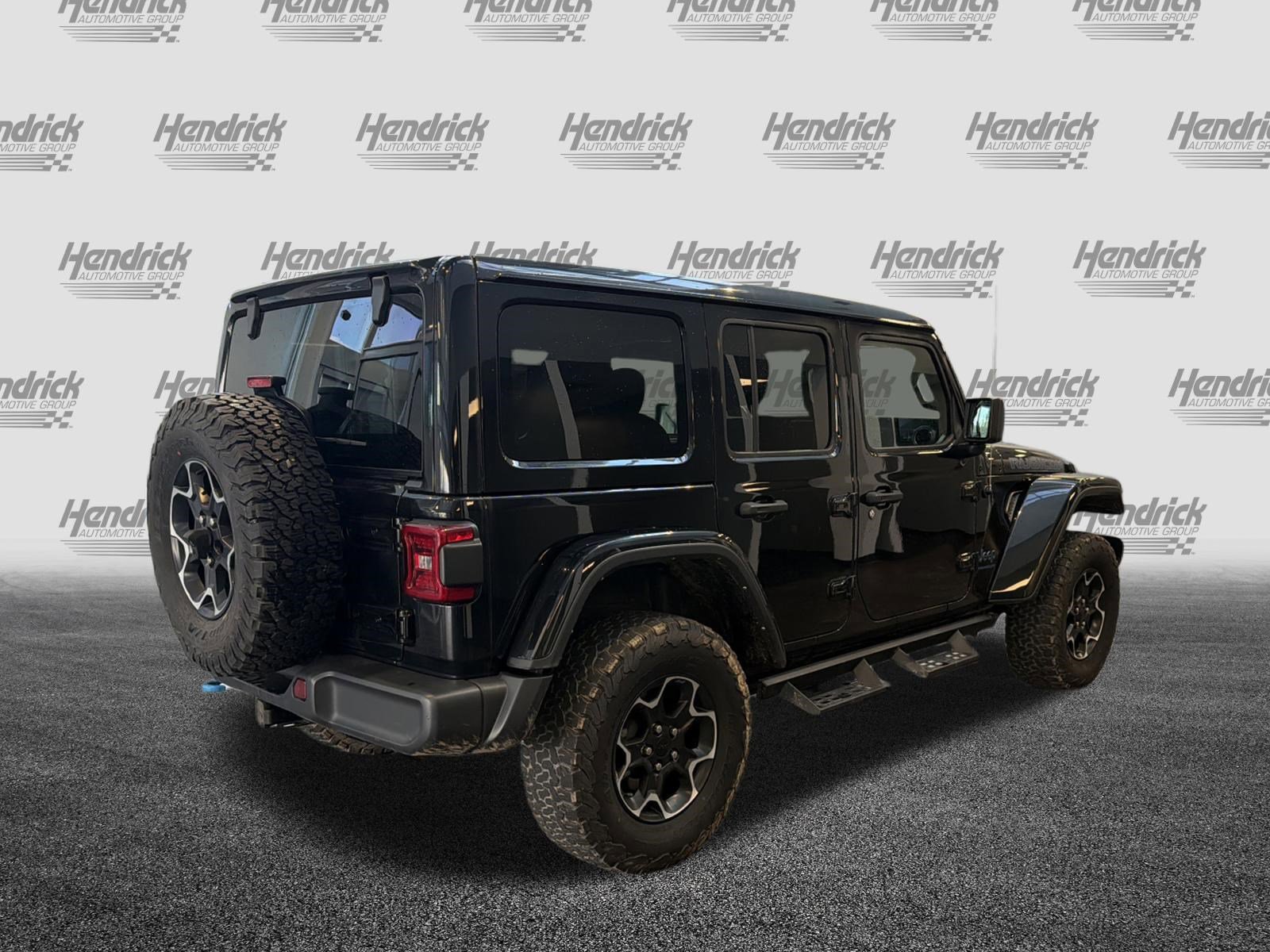 Used 2023 Jeep Wrangler Unlimited Rubicon 4xe w/ Cold Weather Group AWD/4WD image 10