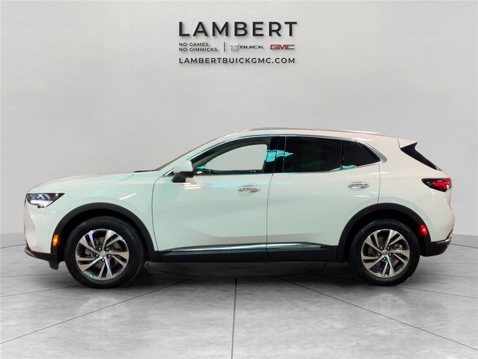 Used 2022 Buick Envision Essence w/ Safety Package FWD image 2
