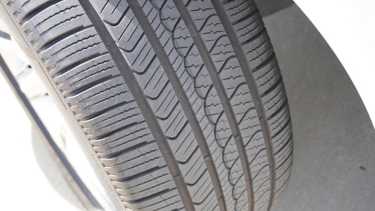 Used 2012 INFINITI QX56 2WD w/ Deluxe Touring Pkg image 12