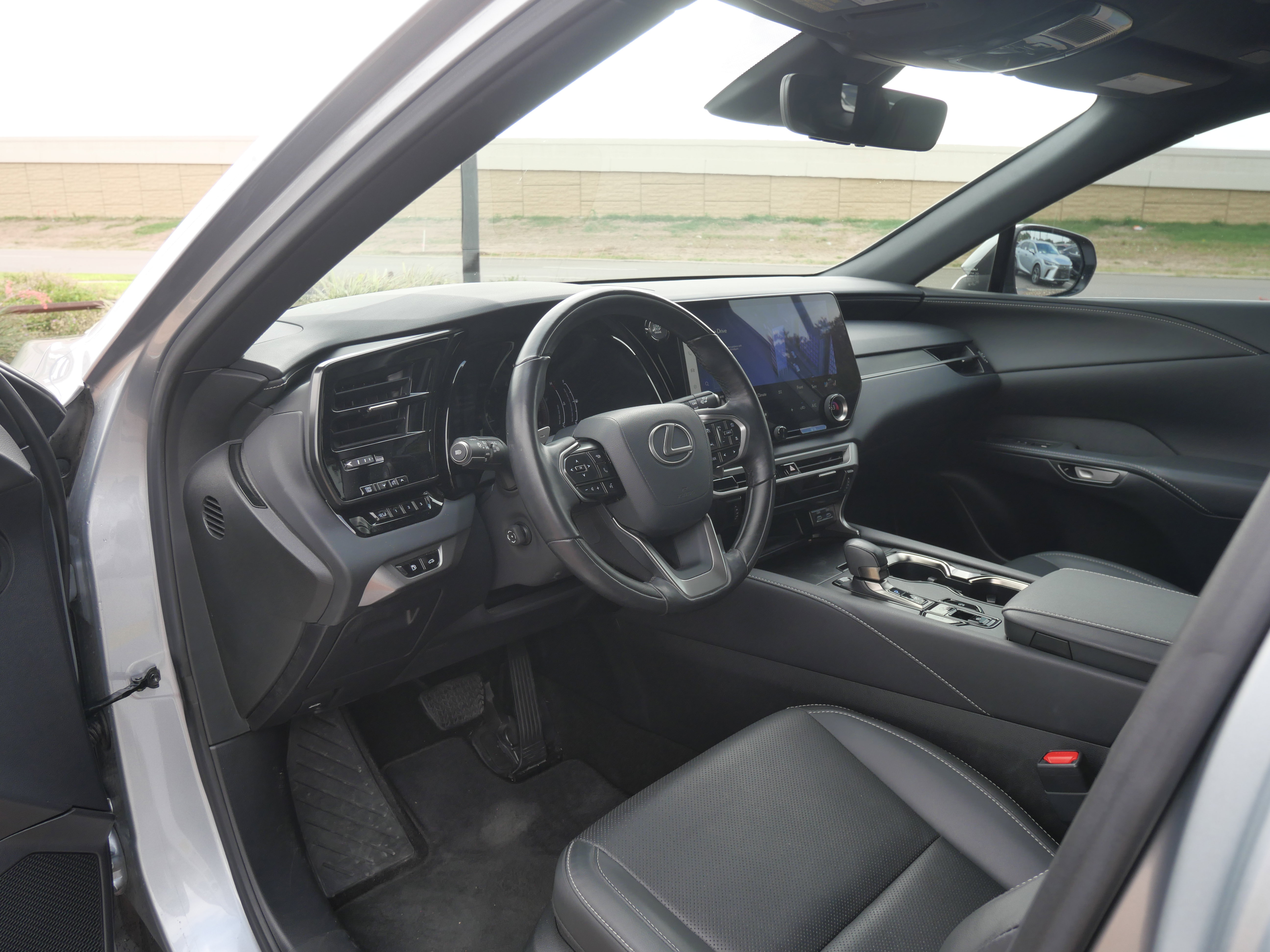 Used 2024 Lexus RX 350 Premium image 17